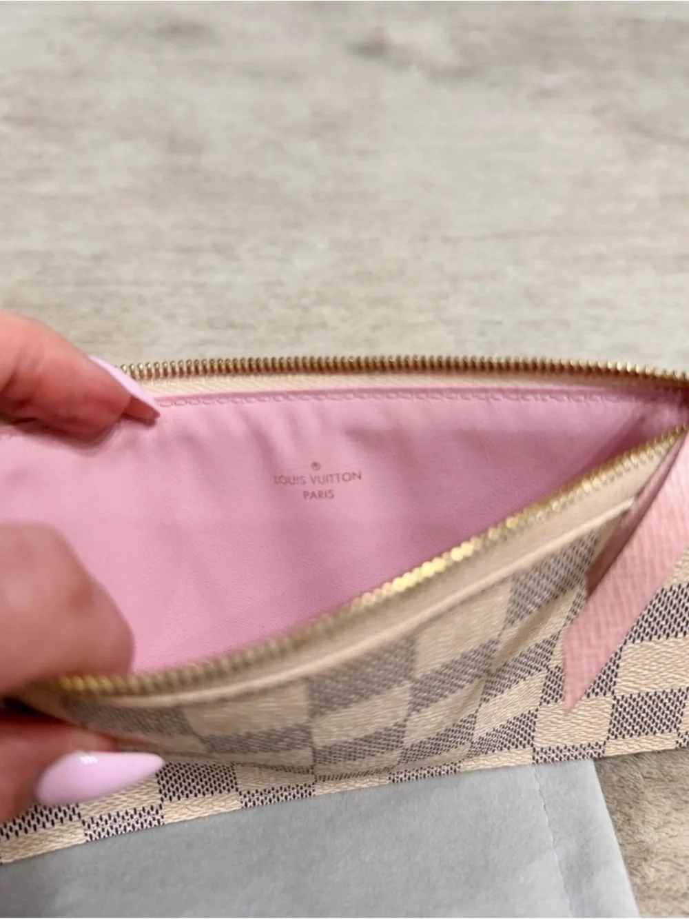 Louis Vuitton Damier Azur Zippy Pouch - with Ballerine pink inside